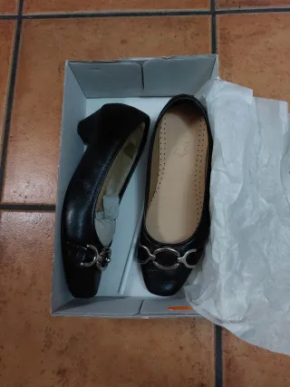Zapatos negros tacón, talla 38.