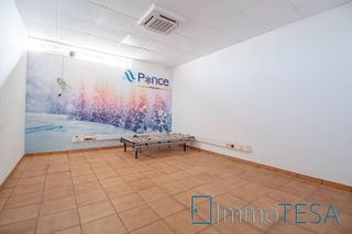 Local comercial en alquiler en Centre - Eixample – Can Llobet – Can Serra en Barbera del Vallès