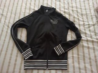 Chaqueta deportiva Nike negra 