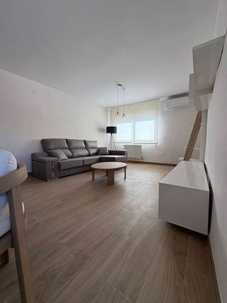 Piso en alquiler en Avda de Madrid - Pº de la Estación en Jaén