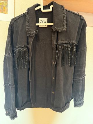 Chaqueta Zara Negra con Flecos y Brillantes