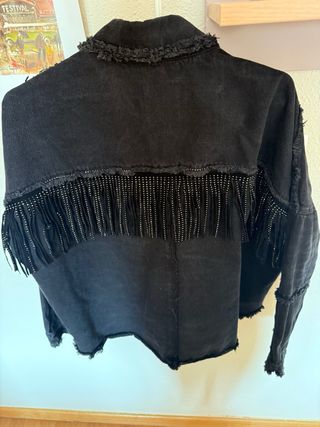 Chaqueta Zara Negra con Flecos y Brillantes