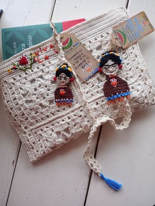 Custodia libri e segnalibro FridaKahlo 