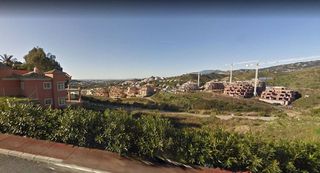 Terreno en venta en Puerto Banús en Marbella