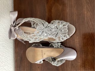 Sandalias tacón fiesta hechas en España.