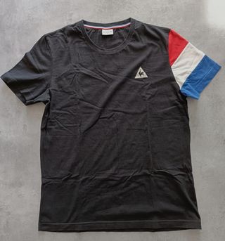 T-shirt Le Coq Sportif nera con manica tricolore