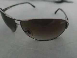 Gafas de sol Ray-Ban marrones y plateadas