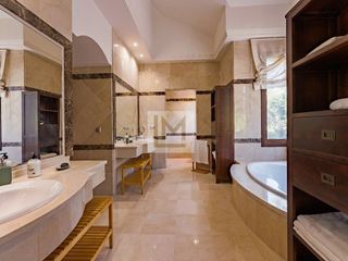 Chalet en alquiler en Los Naranjos - Las Brisas en Marbella