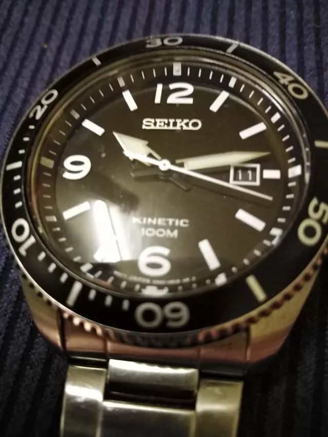 Reloj Seiko Kinetic Hombre Negro/Plata