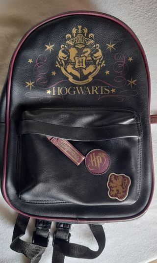 Mochila Hogwarts Negra y Dorada 