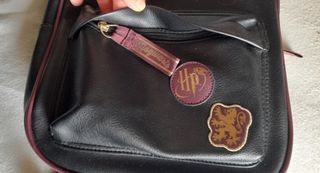 Mochila Hogwarts Negra y Dorada 