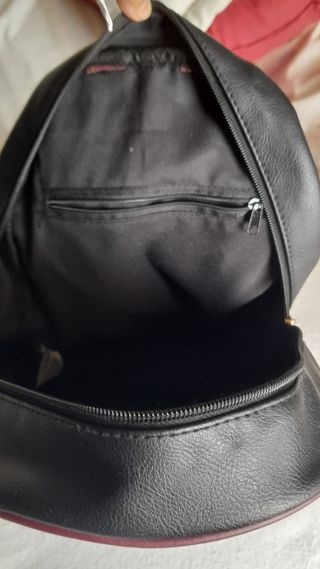 Mochila Hogwarts Negra y Dorada 