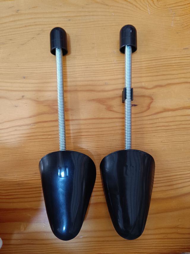 Anchador de zapatos negro