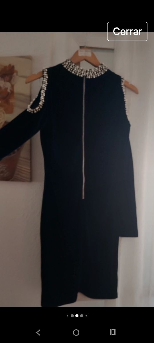 Vestido negro con perlas