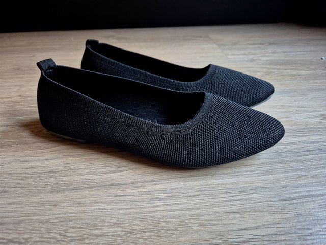 Zapatos planos negros French Connection