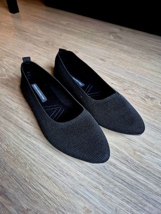 Zapatos planos negros French Connection