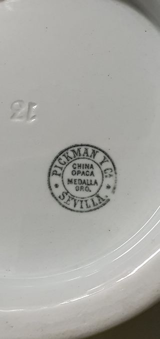 Pickman Sevilla. China Opaca. Medalla de Oro