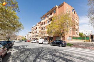 Local comercial en venta en Polígono Cartuja – La Paz en Granada