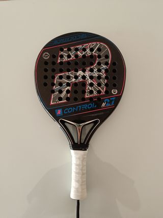 Pala de pádel Royal Padel M27