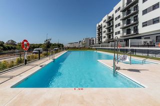 Piso en alquiler en Puerto de la Torre - Atabal en Málaga