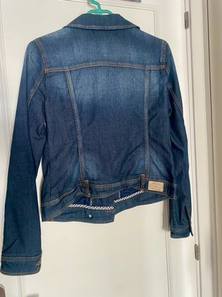Chaqueta vaquera Stradivarius azul