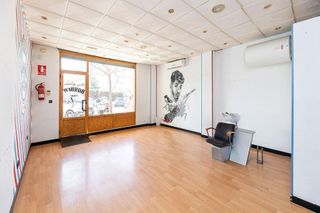 Local comercial en venta en Polígono Cartuja – La Paz en Granada