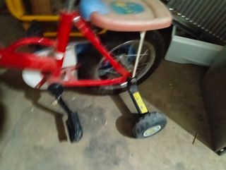 Bicicleta infantil azul y naranja