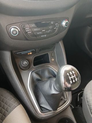 Ford Tourneo Courier Titanium