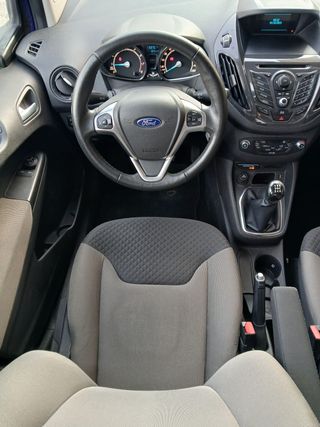Ford Tourneo Courier Titanium