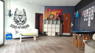 Local comercial en alquiler en Pubilla Cases en Hospitalet de Llobregat, L´