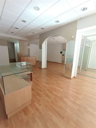 Local comercial en alquiler en Plaça Catalunya en Prat de Llobregat, El