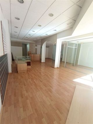 Local comercial en alquiler en Plaça Catalunya en Prat de Llobregat, El