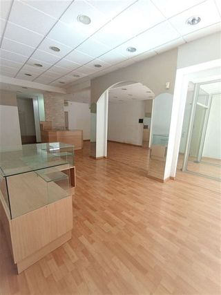 Local comercial en alquiler en Plaça Catalunya en Prat de Llobregat, El