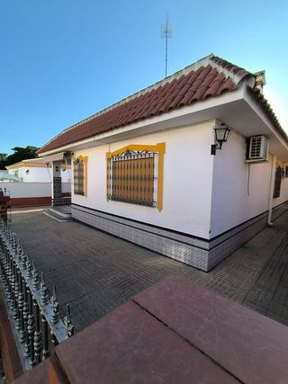 Casa en venta en Sanlúcar la Mayor