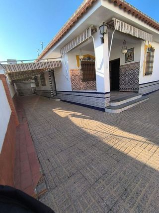 Casa en venta en Sanlúcar la Mayor