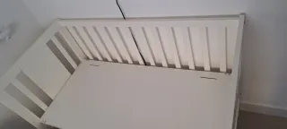 Cuna blanca de madera