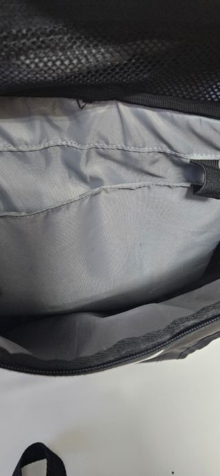 Mochila The North Face Negra y Blanca