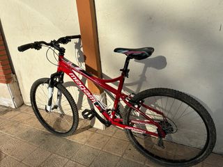Bicicleta de Montaña Megamo Roja