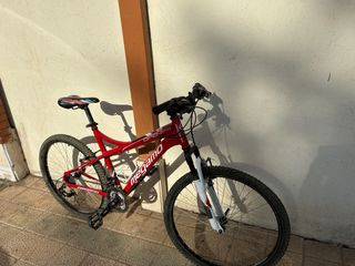 Bicicleta de Montaña Megamo Roja