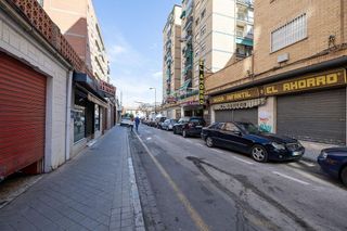 Local comercial en venta en Barrio de Zaidín en Granada