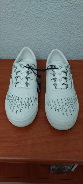 Zapatillas Zara Hombre Blancas con Dibujo