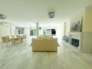 Chalet en alquiler en Elviria en Marbella