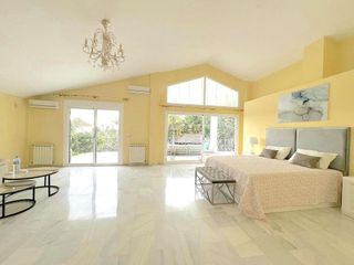 Chalet en alquiler en Elviria en Marbella