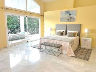 Chalet en alquiler en Elviria en Marbella