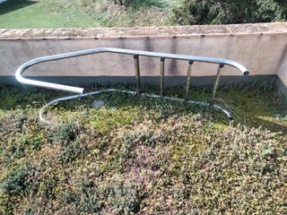 Escalera de piscina metálica