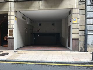 Garaje en alquiler en Centro en Gijón