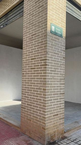 Local comercial en alquiler en Silla