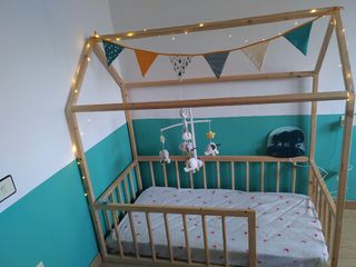 Cama infantil casita 70x140 + colchón + sábanas