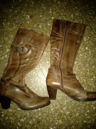 Botas de piel tacón
