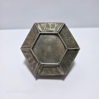 Piccolo portagioie persiano bronzo argentato